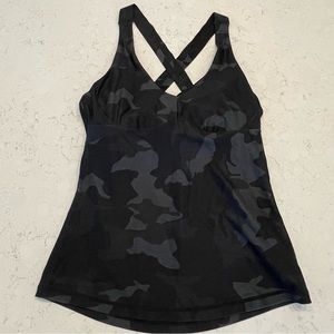 PrAna Layna tank with bra Black‎ Camo size XS